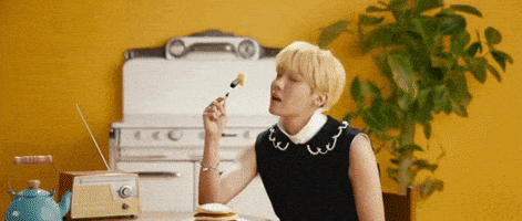 每日GIF(2021-05-22)的gif-Bite Eating GIF by BTS 방탄소년단