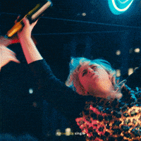 每日GIF(2021-05-29)的gif-Rebel Wilson Party GIF by How to be Single