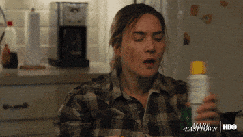 每日GIF(2021-05-31)的gif-Kate Winslet GIF by HBO