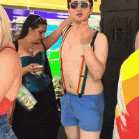 每日GIF(2021-06-02)的gif-Capital Pride Kiss GIF by Identity