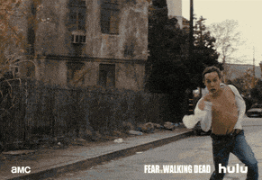 每日GIF(2021-06-02)的gif-run away fear the walking dead GIF by HULU