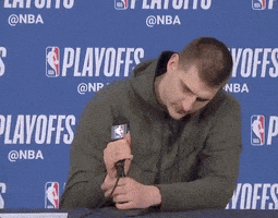 每日GIF(2021-06-09)的gif-Nikola Jokic Lol GIF