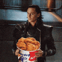 每日GIF(2021-06-11)的gif-tom hiddleston eating GIF