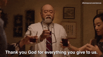 每日GIF(2021-06-21)的gif-Series Finale Cheers GIF by Kim's Convenience