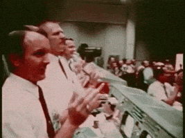 每日GIF(2021-06-21)的gif-apollo 13 applause GIF by US National Archives
