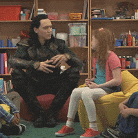 每日GIF(2021-07-02)的gif-Push Over Tom Hiddleston GIF