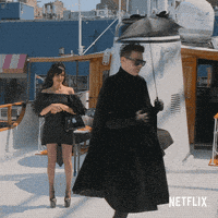 每日GIF(2021-07-18)的gif-Fashion Posing GIF by NETFLIX