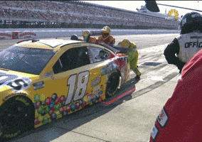 每日GIF(2021-08-11)的gif-Sport Car GIF by NASCAR