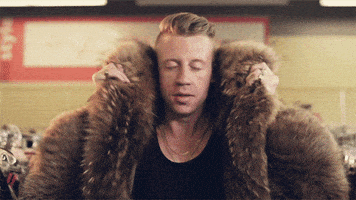 每日GIF(2021-08-18)的gif-Thrift Shop Shopping GIF
