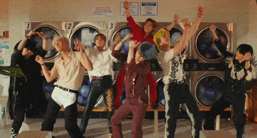 每日GIF(2021-08-20)的gif-Permission To Dance GIF by BTS 방탄소년단