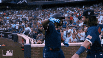 每日GIF(2021-09-11)的gif-Regular Season Hug GIF by MLB