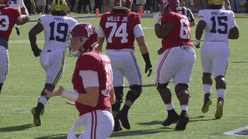 每日GIF(2021-09-19)的gif-College Football Shrug GIF by SEC Network