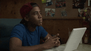 每日GIF(2021-09-21)的gif-Season 1 Smile GIF by Mr. Mercedes