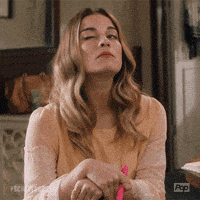 每日GIF(2021-09-22)的gif-Wink Flirting GIF by Schitt's Creek