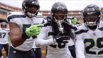 每日GIF(2021-10-04)的gif-Russell Wilson Football GIF by Seattle Seahawks