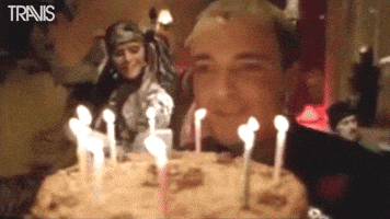 每日GIF(2021-10-05)的gif-Cumple Happy Birthday GIF by Travis