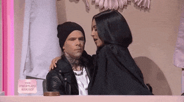 每日GIF(2021-10-19)的gif-Judging Kim Kardashian GIF by Saturday Night Live
