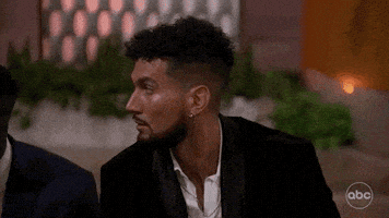 每日GIF(2021-10-20)的gif-Disbelief Cringing GIF by The Bachelorette