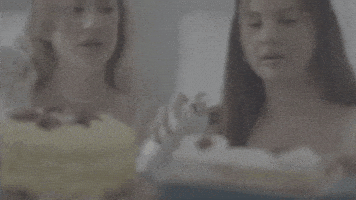 每日GIF(2021-10-22)的gif-Whipped Cream GIF by Lana Del Rey