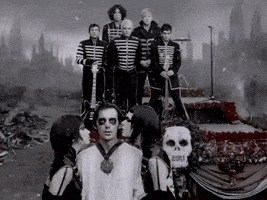 每日GIF(2021-10-26)的gif-Welcome To The Black Parade Kiss GIF by My Chemical Romance
