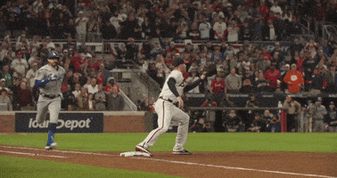 每日GIF(2021-10-27)的gif-Atlanta Braves Yes GIF by MLB
