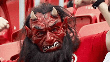 每日GIF(2021-10-30)的gif-Trick Or Treat Reaction GIF by FIFA