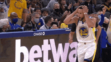 每日GIF(2021-11-17)的gif-Regular Season Reaction GIF by NBA