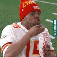 每日GIF(2021-11-22)的gif-Scared Kansas City Chiefs GIF by DICK'S Sporting Goods
