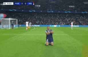 每日GIF(2021-11-25)的gif-Sliding Champions League GIF by UEFA