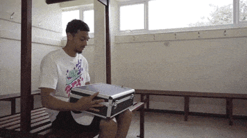 每日GIF(2021-12-01)的gif-Football See GIF by QPR FC
