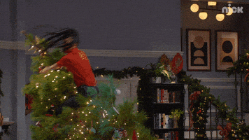 每日GIF(2021-12-03)的gif-Christmas Tree GIF by Nickelodeon