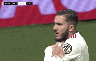 每日GIF(2021-12-15)的gif-Freezing Europa League GIF by UEFA