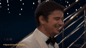 每日GIF(2021-12-18)的gif-Phone Smile GIF by Operation Fortune