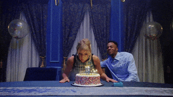 每日GIF(2021-12-23)的gif-Happy Birthday GIF by Taylor Swift