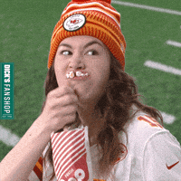 每日GIF(2021-12-27)的gif-Scared Kansas City Chiefs GIF by DICK'S Sporting Goods