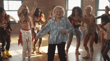 每日GIF(2022-01-01)的gif-Betty White William GIF by Vevo