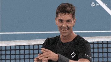 每日GIF(2022-01-13)的gif-Well Done Thumbs Up GIF by Tennis TV