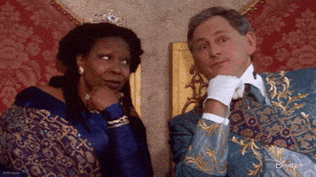 每日GIF(2022-02-02)的gif-Whoopi Goldberg Queen GIF by Disney+