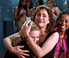 每日GIF(2022-02-03)的gif-Love You Hug GIF by Filmin