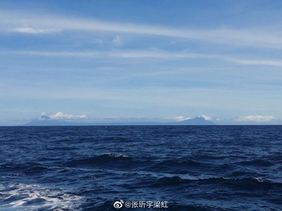 地球之极·侣行：破冰船南极行的海报-预告海报