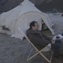嚴冬的露營場眺望富士山剧照
