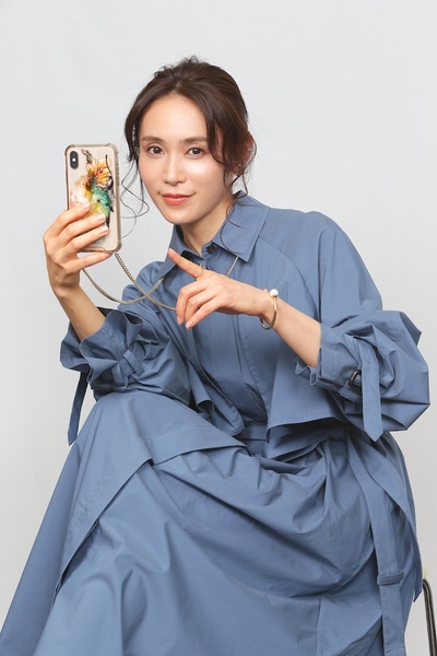 38岁离婚单身女尝试相亲APP的成果日记的海报-预告海报