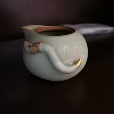 我最爱的中式美的图片-用金缮、锔瓷修复后的中式瓷器、茶器，破碎亦灿烂的美。