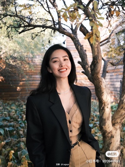 哪位女演员的演技和气质让你久久不能忘？的图片-杨采钰<br>长开了的女生 也实在是太好看了