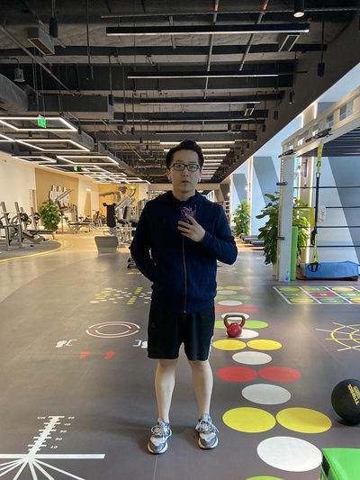 我的减肥故事的图片-图1 减肥前肿胀的我<br>图2坚持运动的我<br>图3减重40斤的我