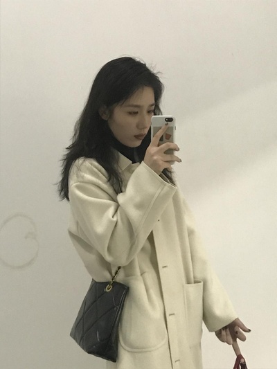 我的冬日穿搭的图片-黑羽绒服<br>黑、白大衣<br>黑棉袄<br>昵子西装