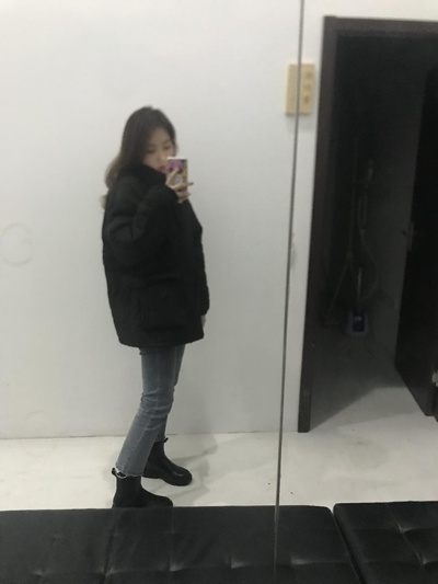 我的冬日穿搭的图片-黑羽绒服<br>黑、白大衣<br>黑棉袄<br>昵子西装