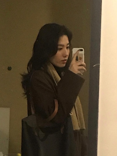我的冬日穿搭的图片-黑羽绒服<br>黑、白大衣<br>黑棉袄<br>昵子西装