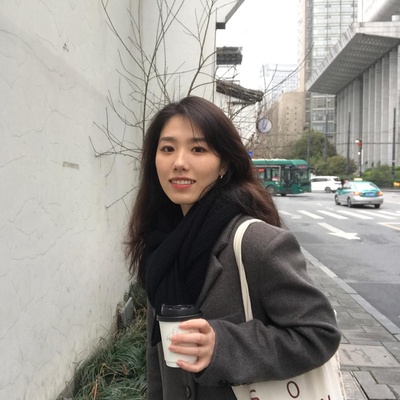 我的冬日穿搭的图片-黑羽绒服<br>黑、白大衣<br>黑棉袄<br>昵子西装