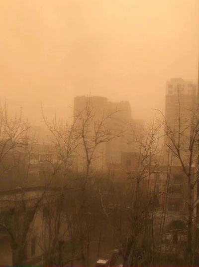 我的沙城暴记忆的图片-一下雪，北京就成了北平<br>一沙尘暴，北京就成了北宋<br><br>哈哈哈哈哈哈论北京的多样性